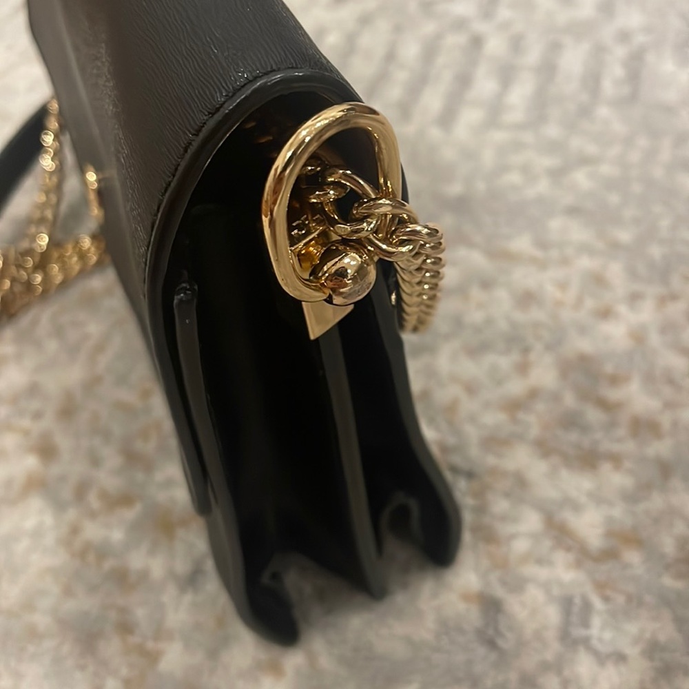 ❌SOLD❌ Tory Burch Leather Shoulder Bag - Picture 4 of 10